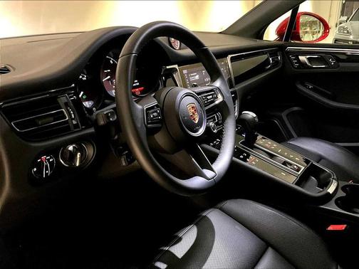 2025 Porsche Macan AWD