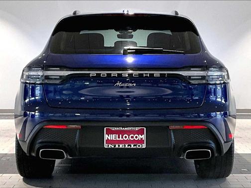 2025 Porsche Macan AWD