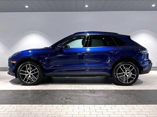 2025 Porsche Macan AWD