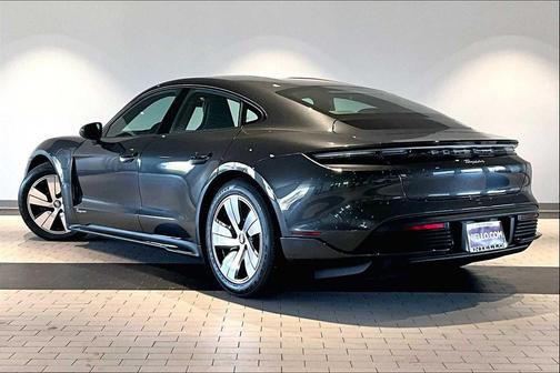2022 Porsche Taycan RWD