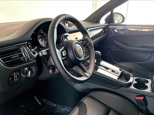 BLACK 2026 Porsche Macan Macan S