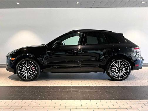 BLACK 2026 Porsche Macan Macan S
