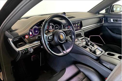 2022 Porsche Panamera E-Hybrid 4