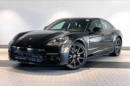2022 Porsche Panamera E-Hybrid 4