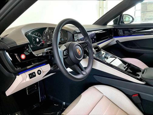2026 Porsche Panamera 4