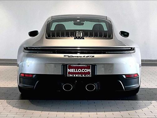 2025 Porsche 911 Carrera 4 GTS