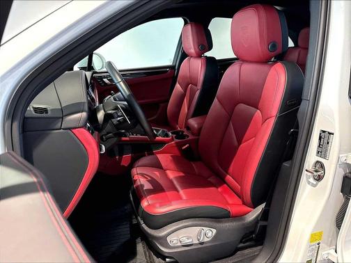 Carrara White Metallic 2026 Porsche Macan T