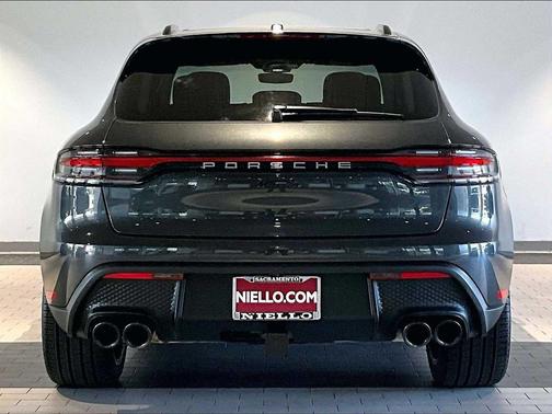 2025 Porsche Macan AWD