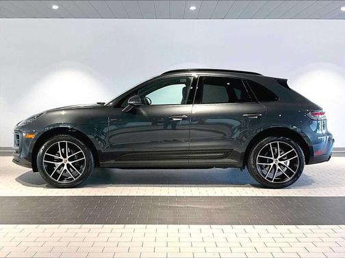 2025 Porsche Macan AWD