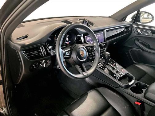 2025 Porsche Macan AWD