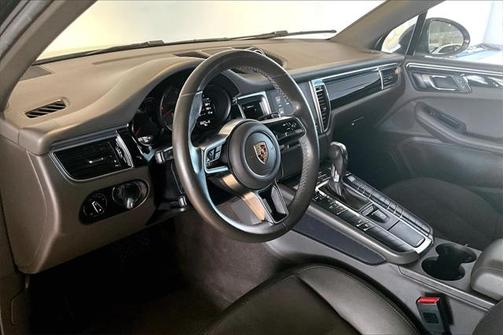 2017 Porsche Macan Base
