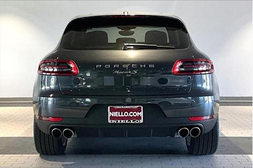 2017 Porsche Macan Base