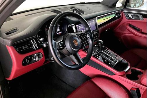 2022 Porsche Macan Base