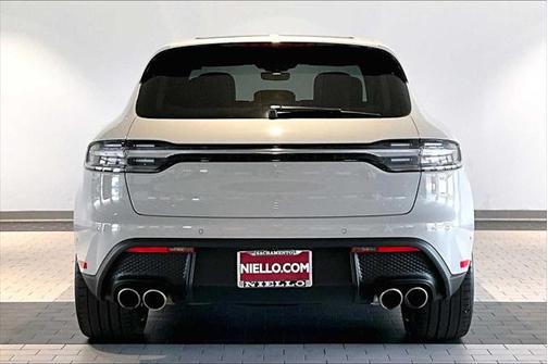 2022 Porsche Macan Base