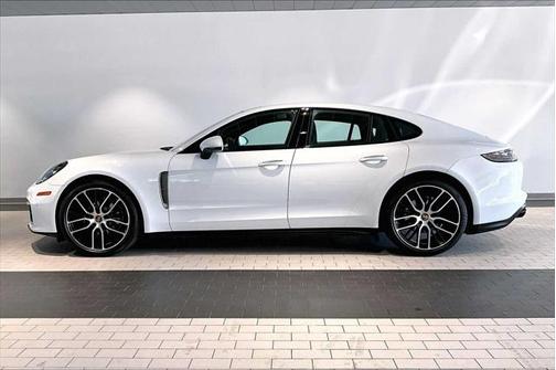 2023 Porsche Panamera Platinum Edition