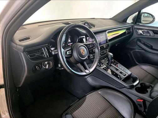 2024 Porsche Macan T