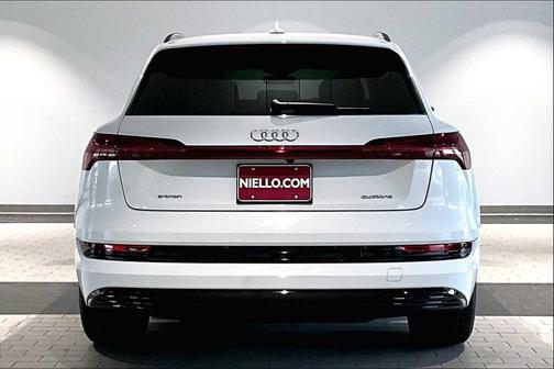 2022 Audi e-tron Premium