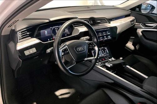 2022 Audi e-tron Premium