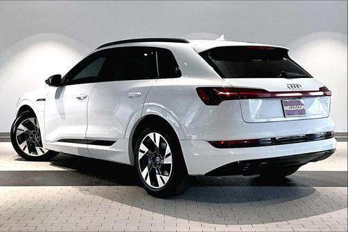 2022 Audi e-tron Premium