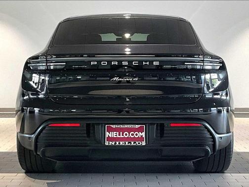 2024 Porsche Macan 4