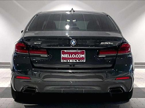 2022 BMW 530e Base