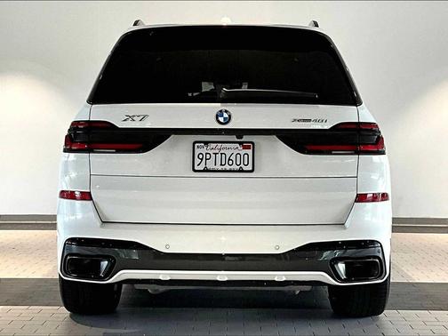 Alpine White 2025 BMW X7 xDrive40i