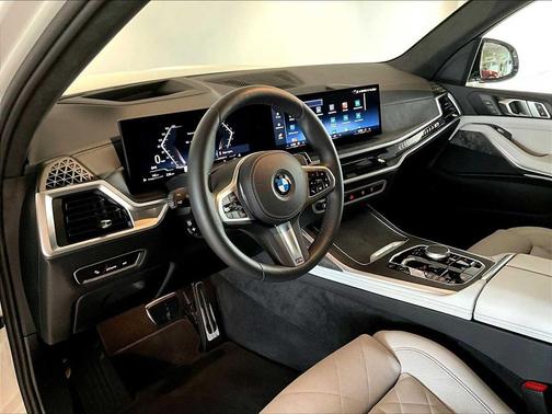 Alpine White 2025 BMW X7 xDrive40i