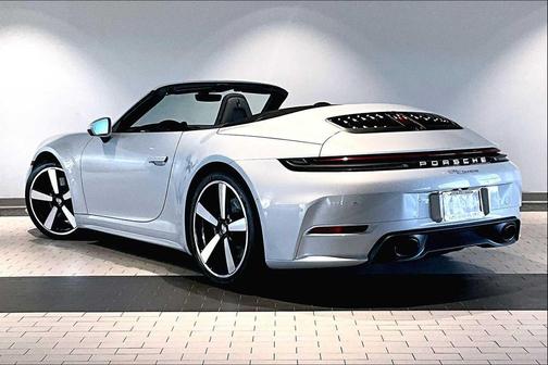2025 Porsche 911 Carrera
