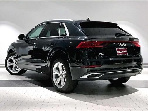 2022 Audi Q8 55 Premium Plus