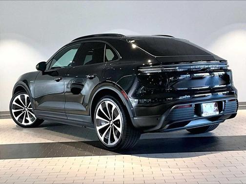 2025 Porsche Macan 4