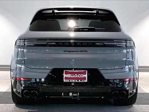 2025 Porsche Cayenne GTS