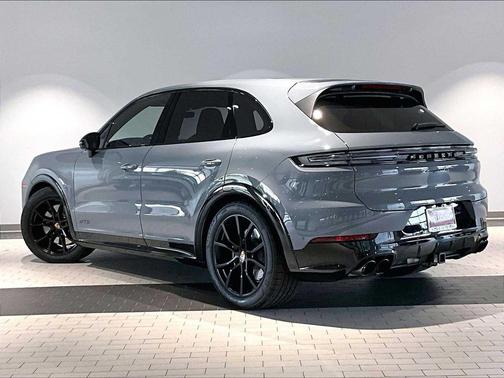 2025 Porsche Cayenne GTS