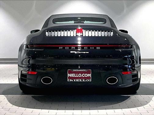 2021 Porsche 911 Carrera