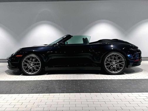 2021 Porsche 911 Carrera