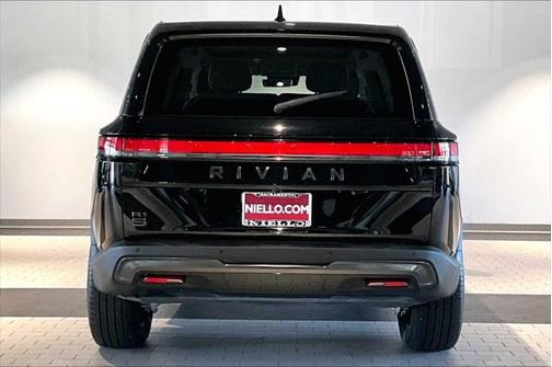 2025 Rivian R1S Adventure