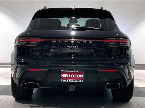 2024 Porsche Macan AWD
