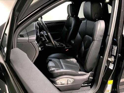 2024 Porsche Macan AWD