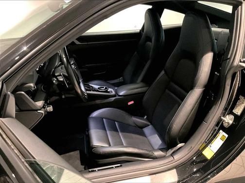 2020 Porsche 911 Carrera