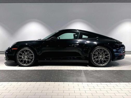 2020 Porsche 911 Carrera