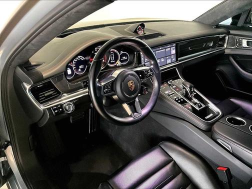 2020 Porsche Panamera GTS