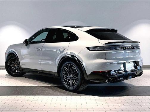 2026 Porsche Cayenne GTS