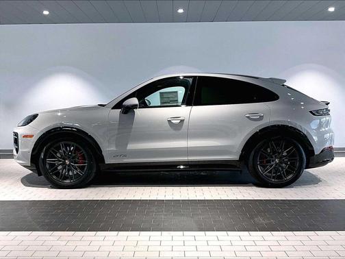 2026 Porsche Cayenne GTS