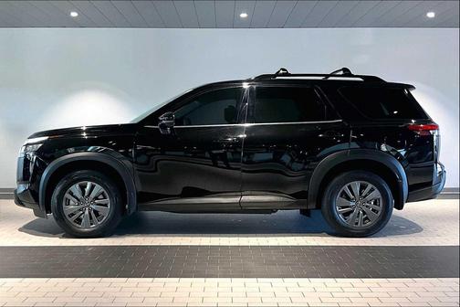 2022 Nissan Pathfinder SV 2WD