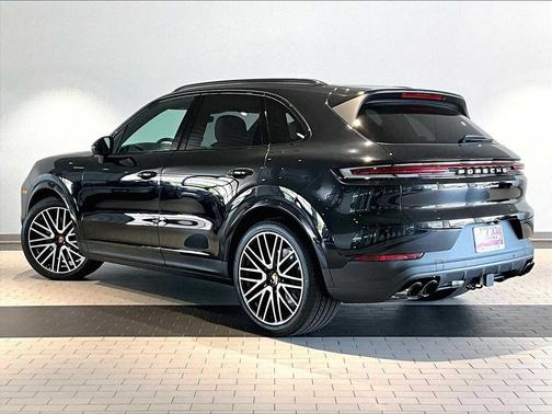 Chromite Black Metallic 2026 Porsche Cayenne Cayenne