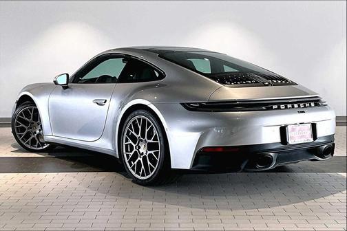 2025 Porsche 911 Carrera