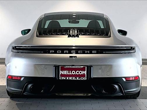 2025 Porsche 911 Carrera