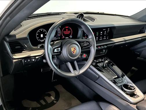 2025 Porsche 911 Carrera