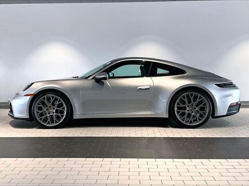 2025 Porsche 911 Carrera