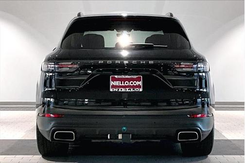 2022 Porsche Cayenne Platinum Edition