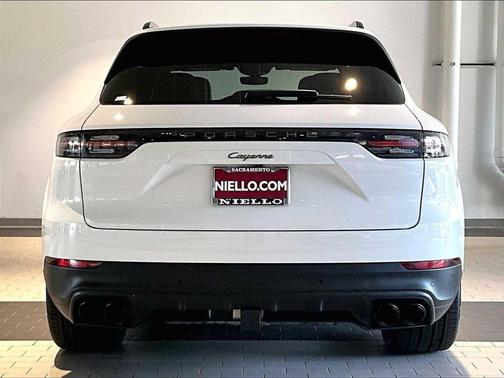 2022 Porsche Cayenne Platinum Edition